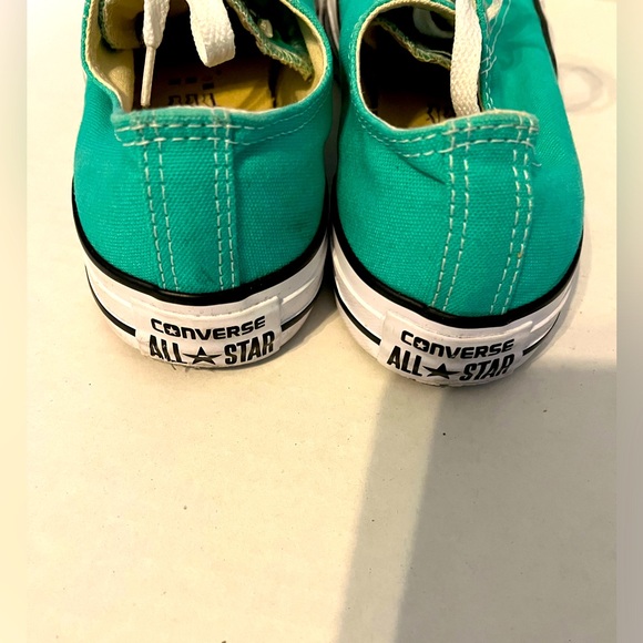 All star converse Women’s Size 8 - Picture 3 of 3